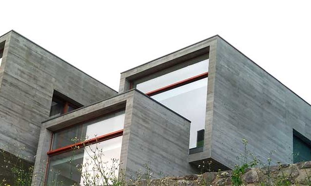 Ejecutamos bloques de viviendas o unifamiliares. Trabajamos tanto para la administración tanto la Administración Pública como para promotores privados. Dentro de esta división ofrecemos la posibilidad de realizar “Proyectos llave en mano”, colaborando estrechamente con diferentes Ingenierías, y con nuestra oficina técnica.